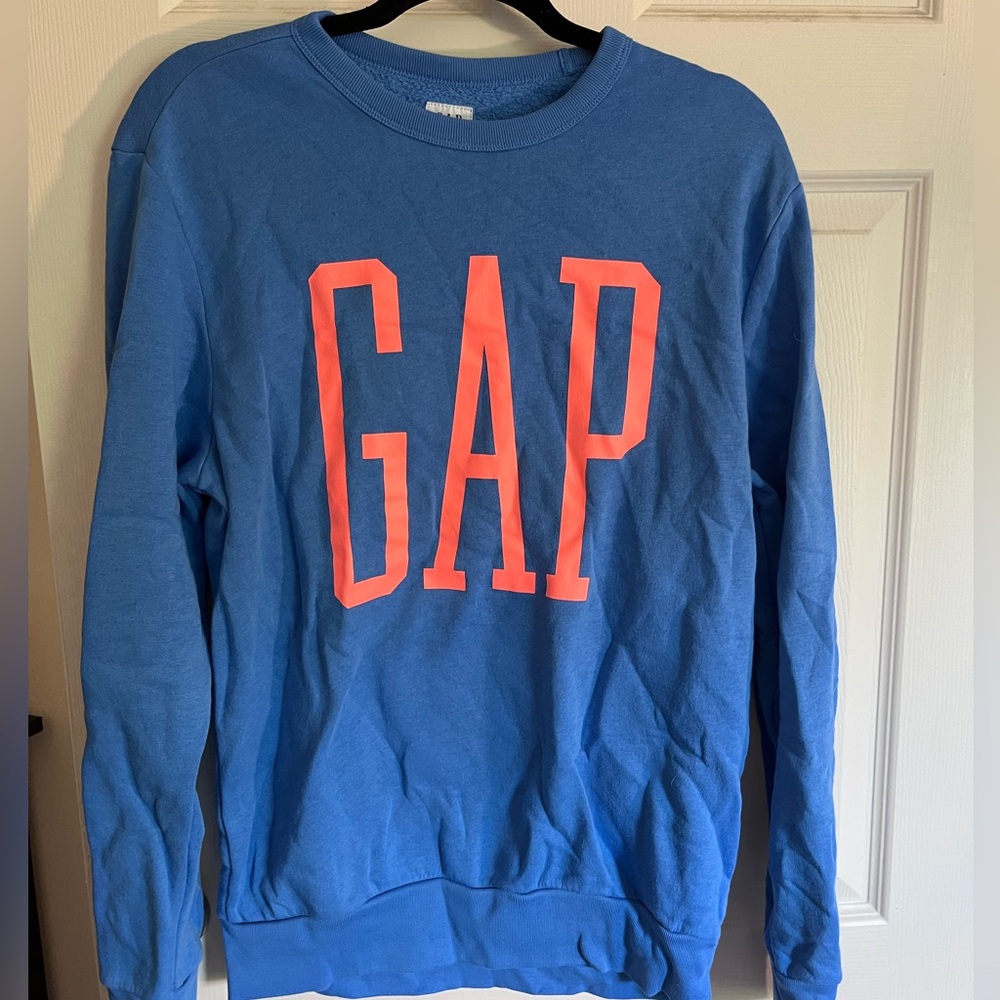 Women’s GAP Sweatshirt